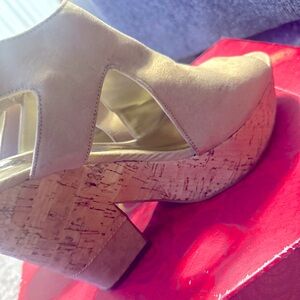 Carlos Santana wedge heels